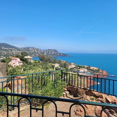 Villa Nomada